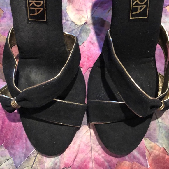 VINTAGE BLACK SUEDE SANDALS - Picture 2 of 16